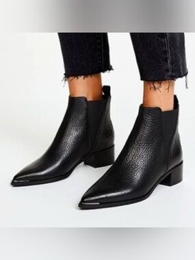 Acne Black Pointed Chelsea Ankle Boots 38 or 7.5